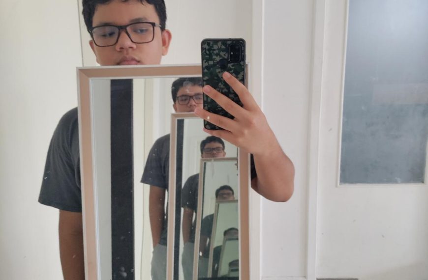 Adrián León Autorretrato